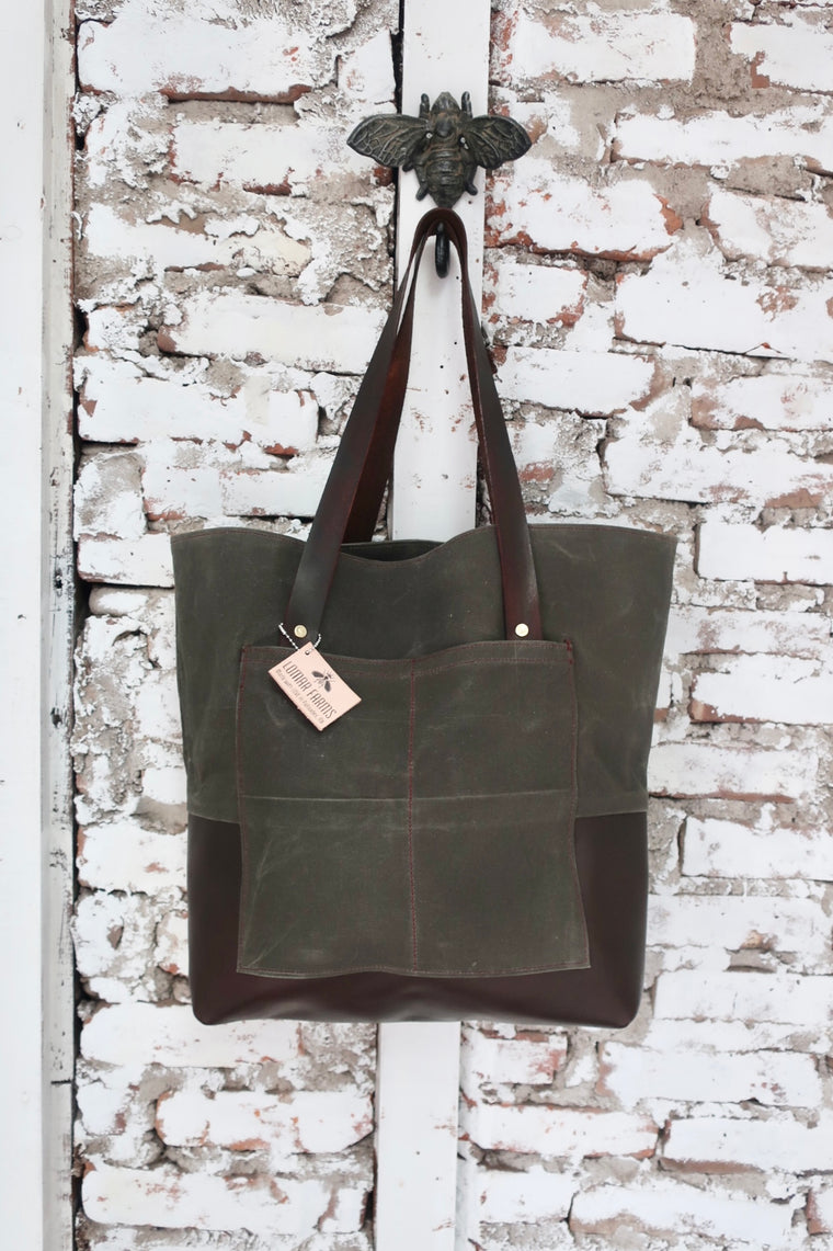 Verde Farm Bag (Forest Green Canvas With Brown Leather Bottom & Straps)